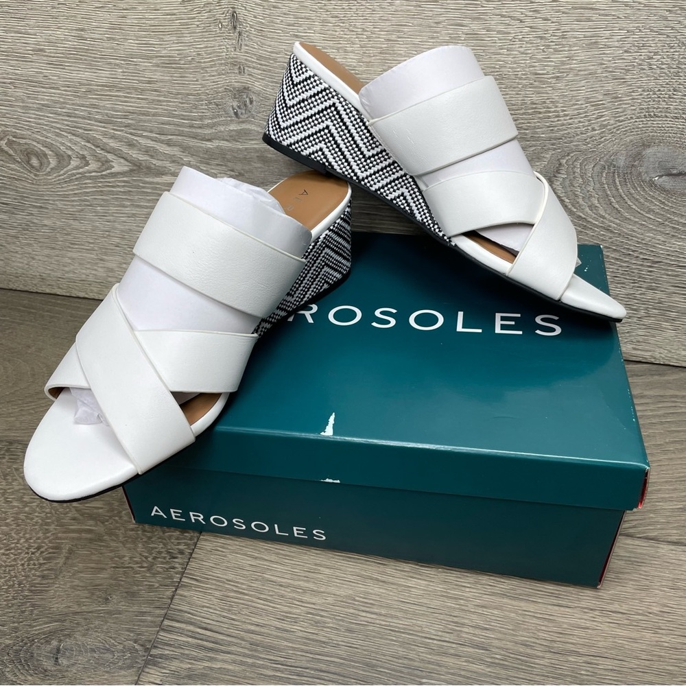 AEROSOLES women’s leather sandals, white wedge sandals NIB - Picture 3 of 13